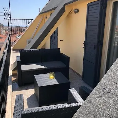 7 Floor *